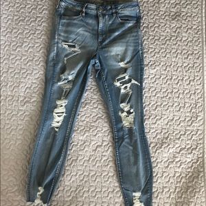 American Eagle distressed jegging